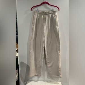 Alo sweatpants. Used good condition